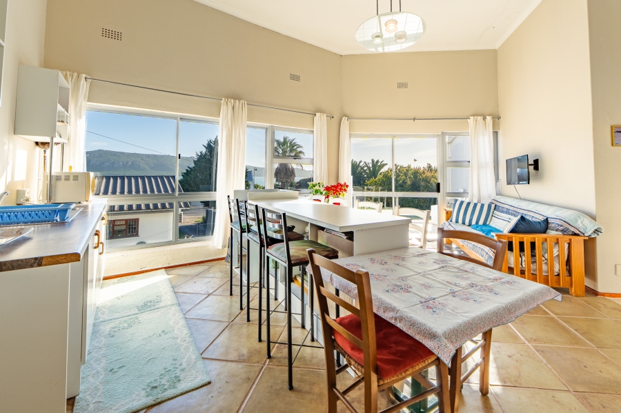 7 Bedroom Property for Sale in Middedorp Western Cape